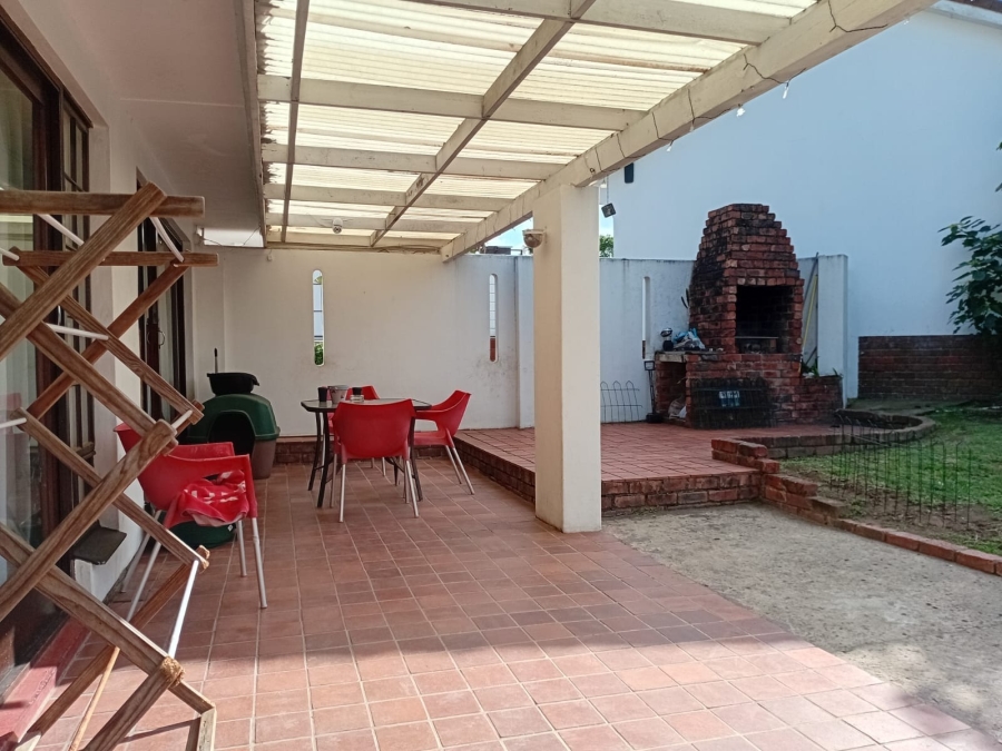 To Let 3 Bedroom Property for Rent in Beacon Bay North Eastern Cape